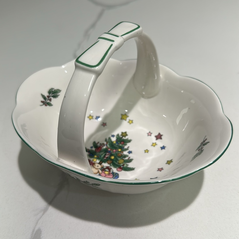 NIKKO Ceramic Basket with Christmas Design